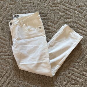 Celebrity Pink Women's Crisp White Skinny Capris Jeans